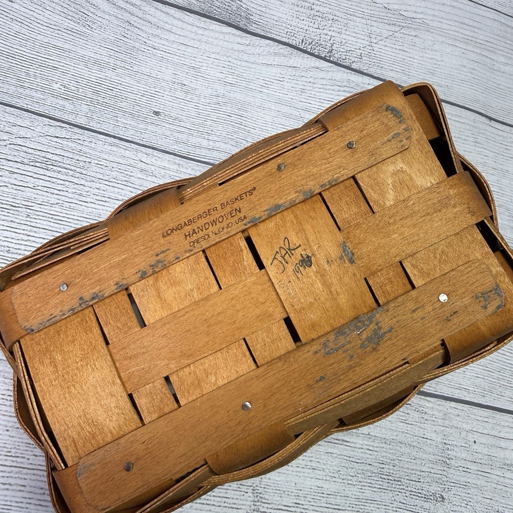 Longaberger 1994 Small Vegetable Basket - Basket and Protector - Picture 8 of 12